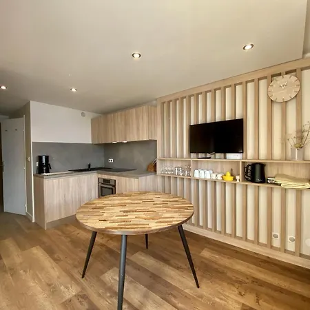 Joker - Location: Entierement Renove Pour 4 Personnes Au Calme Mae-9056 Apartment