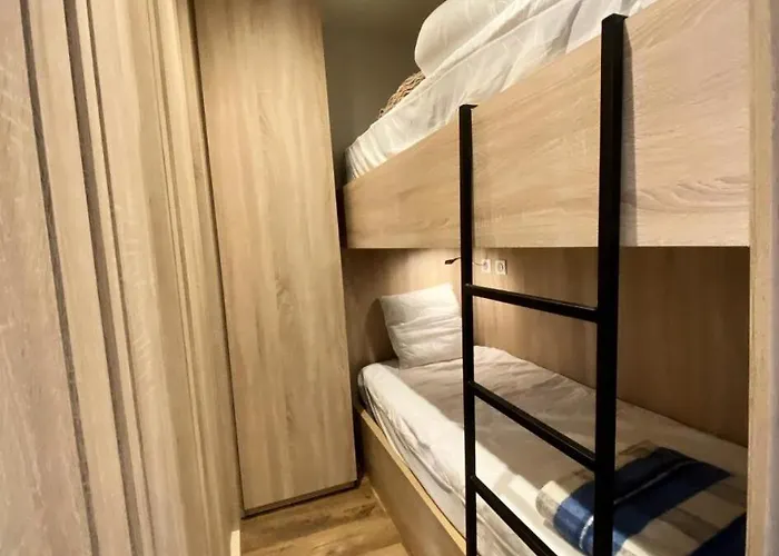 Joker - Location: Entierement Renove Pour 4 Personnes Au Calme Mae-9056